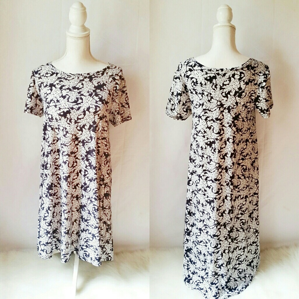 LuLaRoe Carlyle Dress Black and White Floral Roses